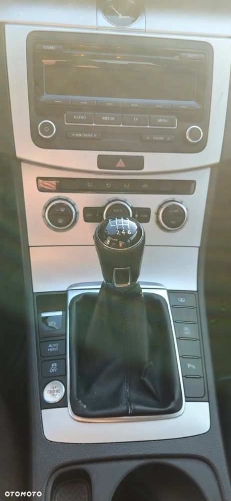 Volkswagen Passat - 8