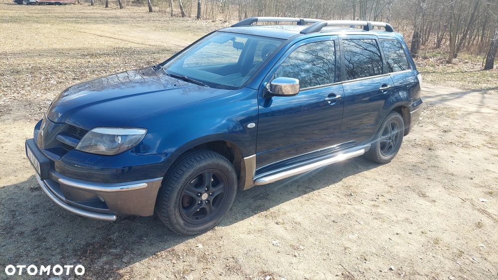 Mitsubishi Outlander - 2