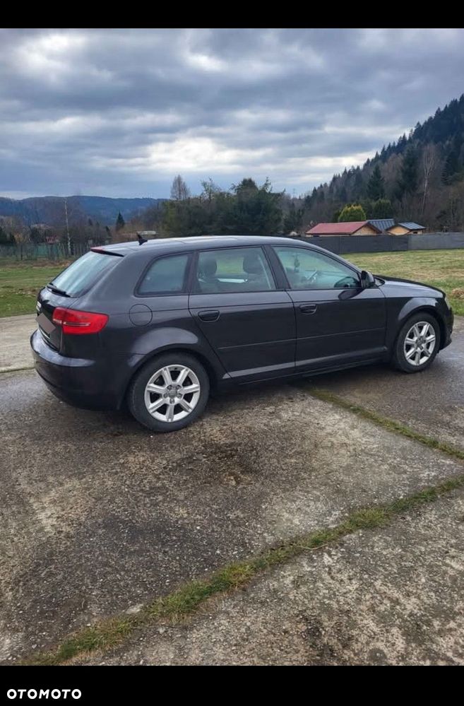 Audi A3 Sportback - 2