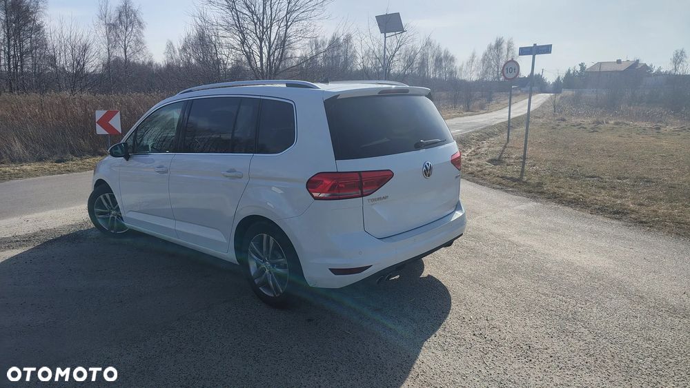 Volkswagen Touran - 11