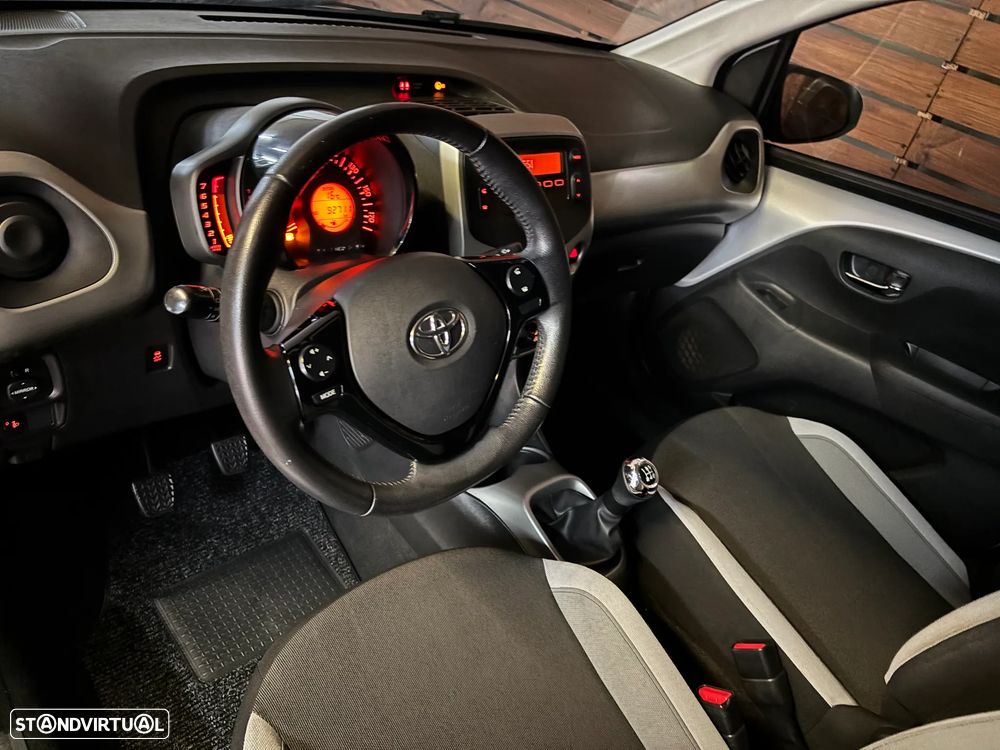 Toyota Aygo 1.0 X-Play - 6