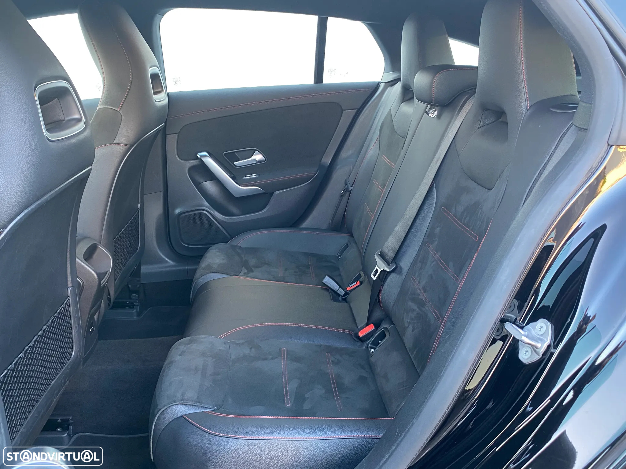 Mercedes-Benz CLA 180 d Shooting Brake AMG Line - 8