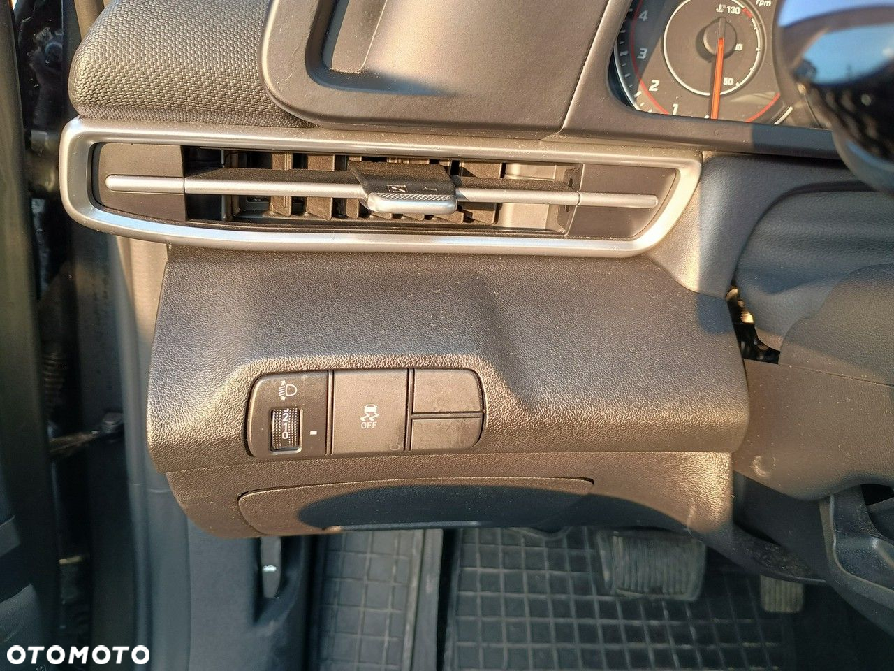 Hyundai Elantra - 19