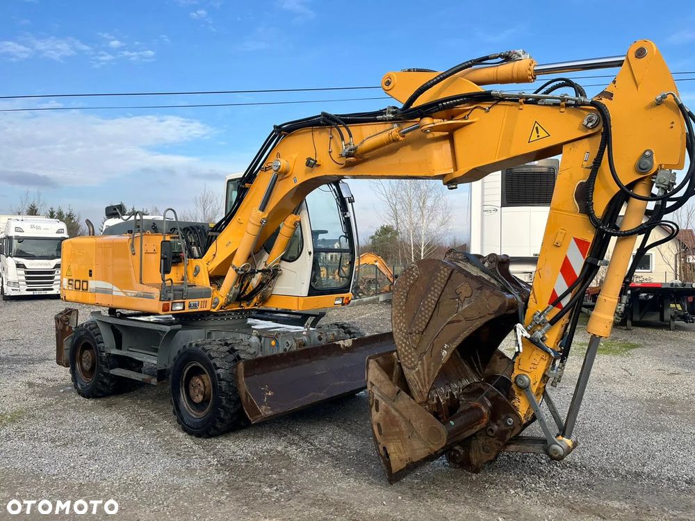 Liebherr A 900 C / 2007 / 10800 godzin / 2 łyżki / pług / podpory ? Import Francja - 2