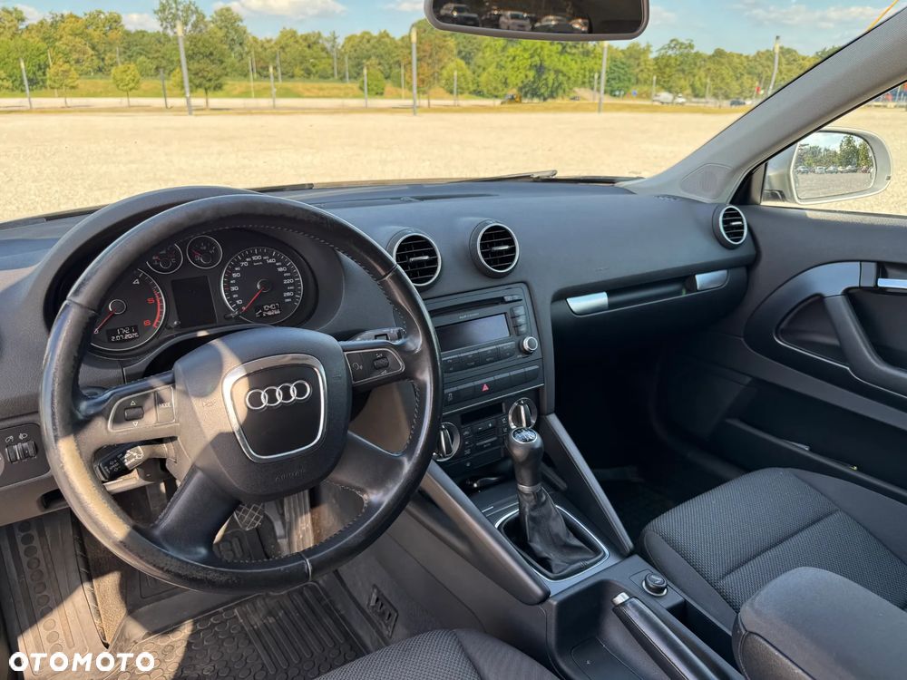 Audi A3 3-drzwiowe 1.6 TDI DPF Ambiente - 11