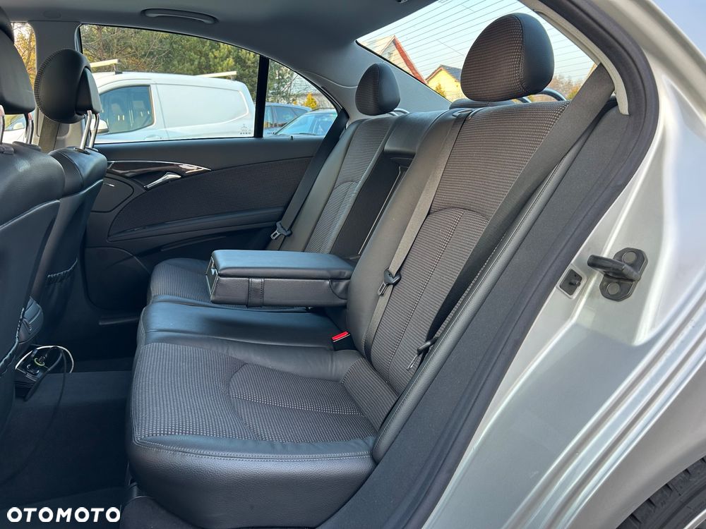 Mercedes-Benz W111 - 15