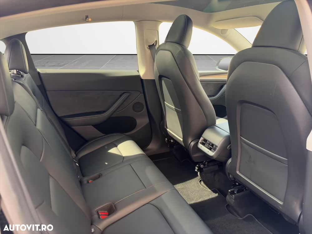Tesla Model Y Performance Dual Motor AWD - 7