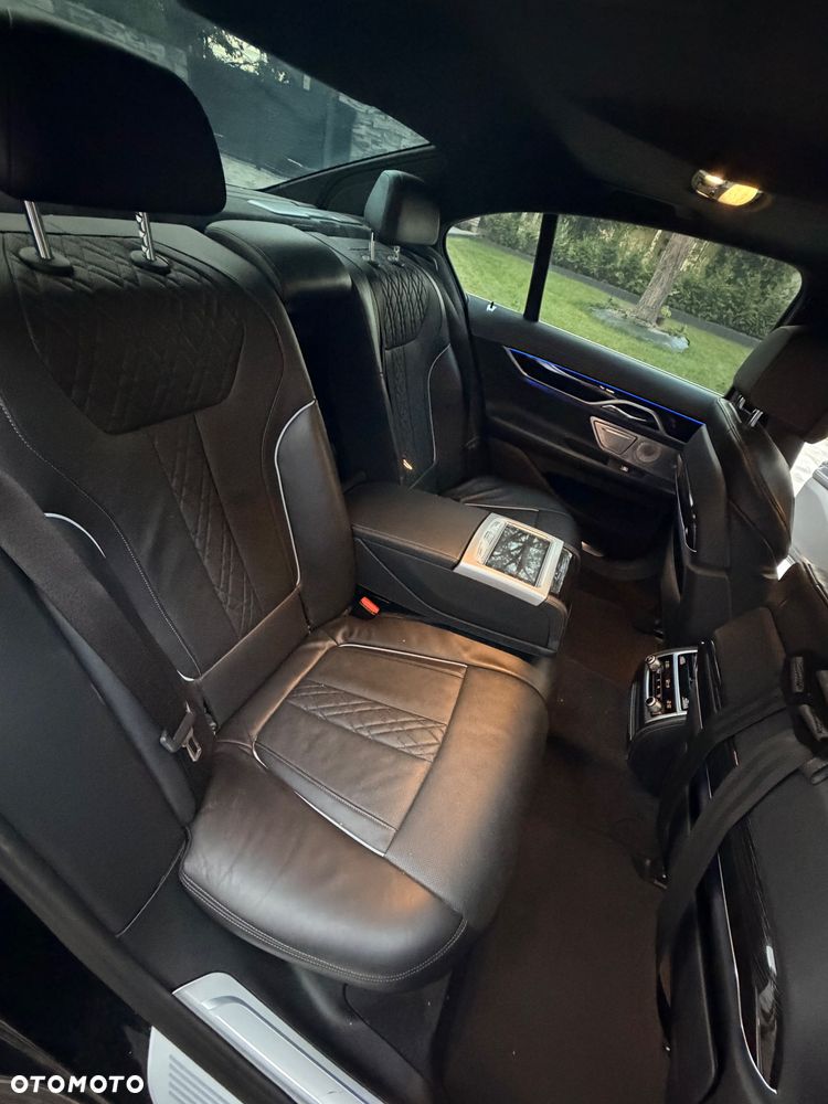 BMW Seria 7 750d xDrive - 10