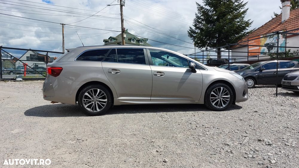 Toyota Avensis 2.0 D-4D Elegance - 8
