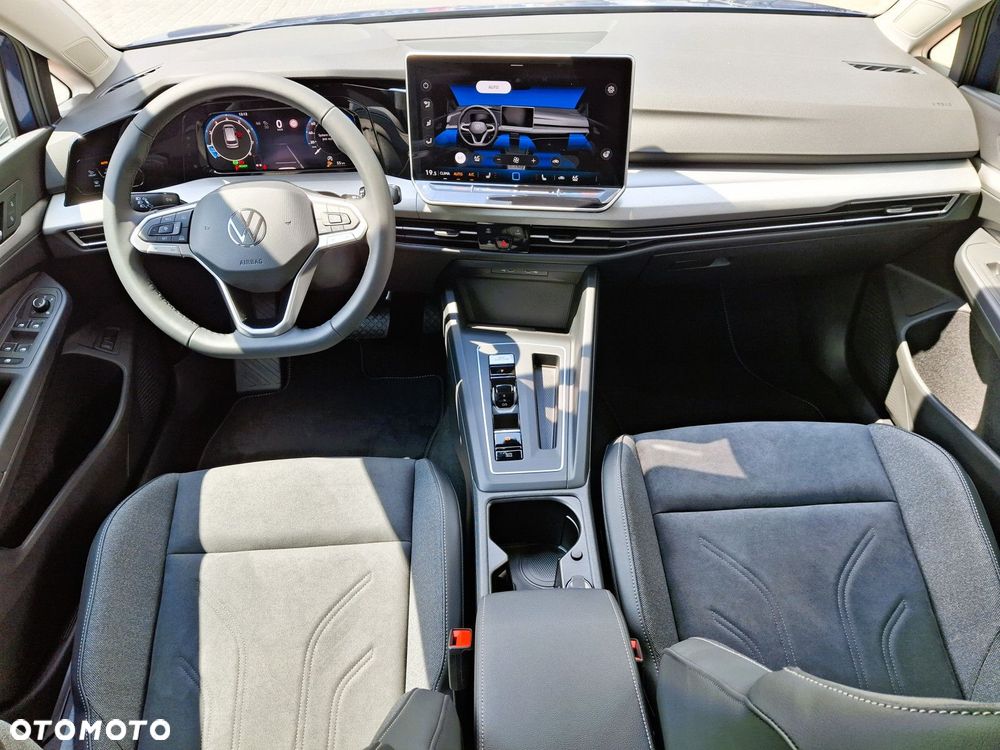 Volkswagen Golf - 20