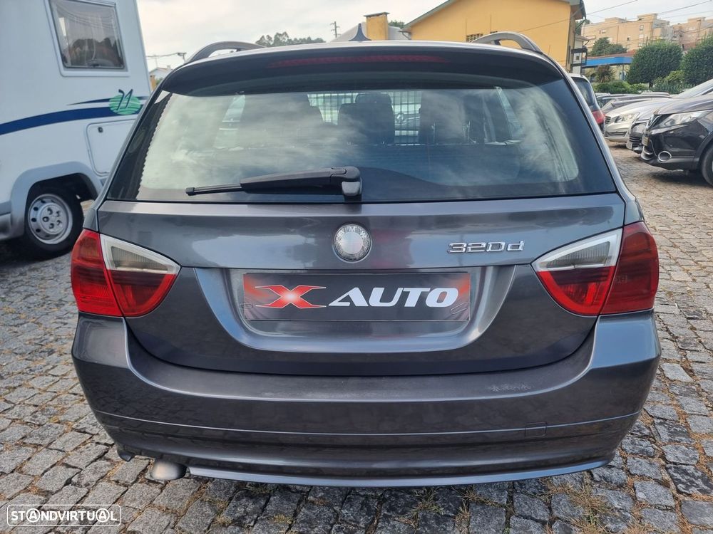 BMW 320 d Touring - 10