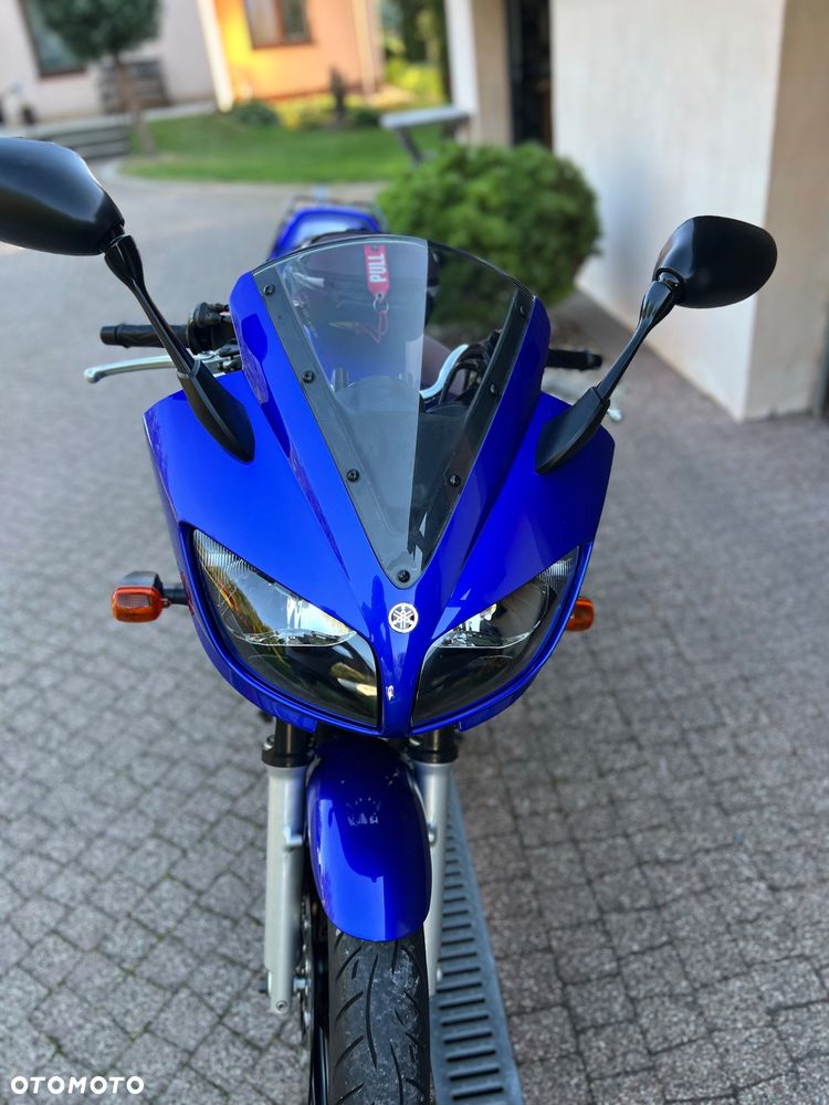 Yamaha FZS - 17