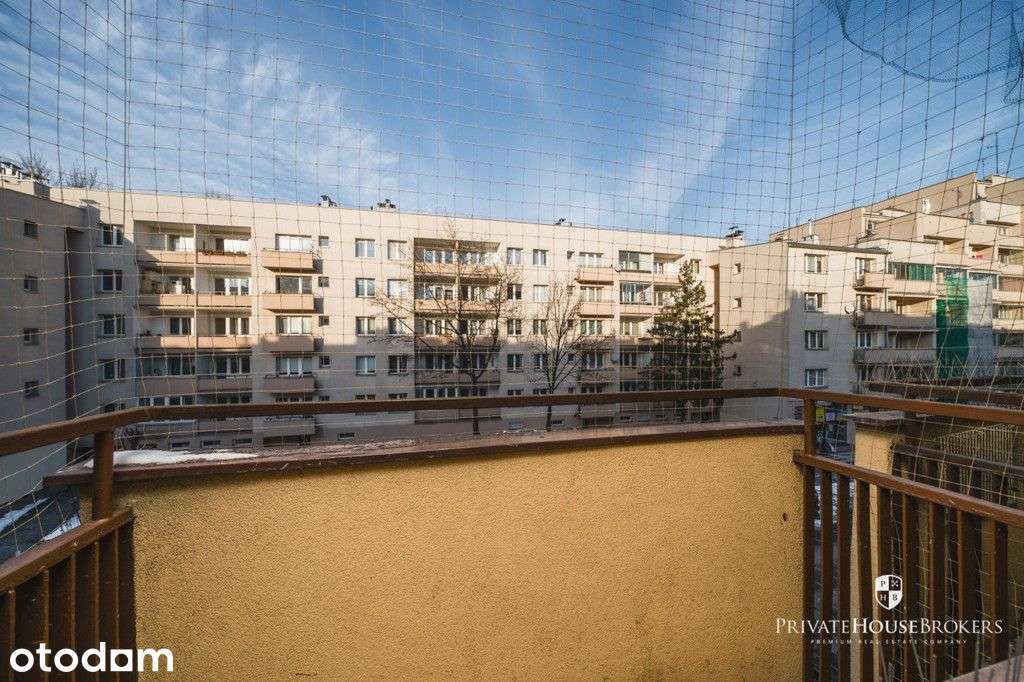 Przestronne mieszkanie w ścisłym centrum.