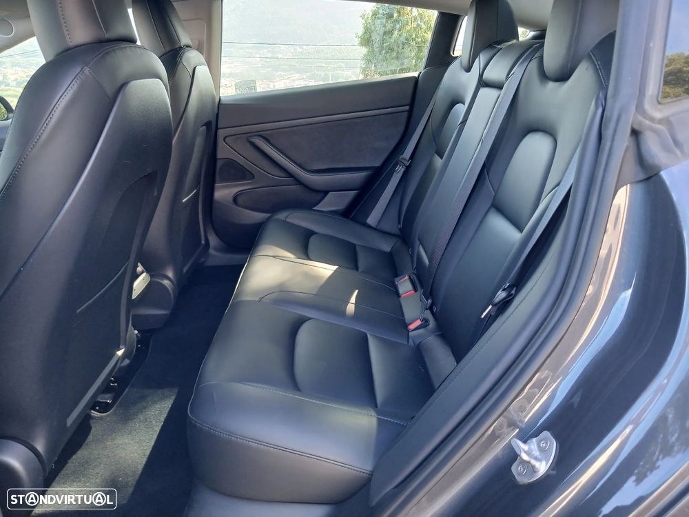 Tesla Model 3 - 12