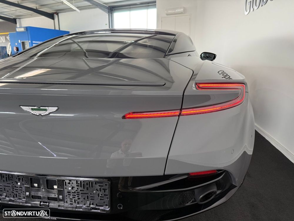 Aston Martin DB11 Coupé V8 Auto - 13