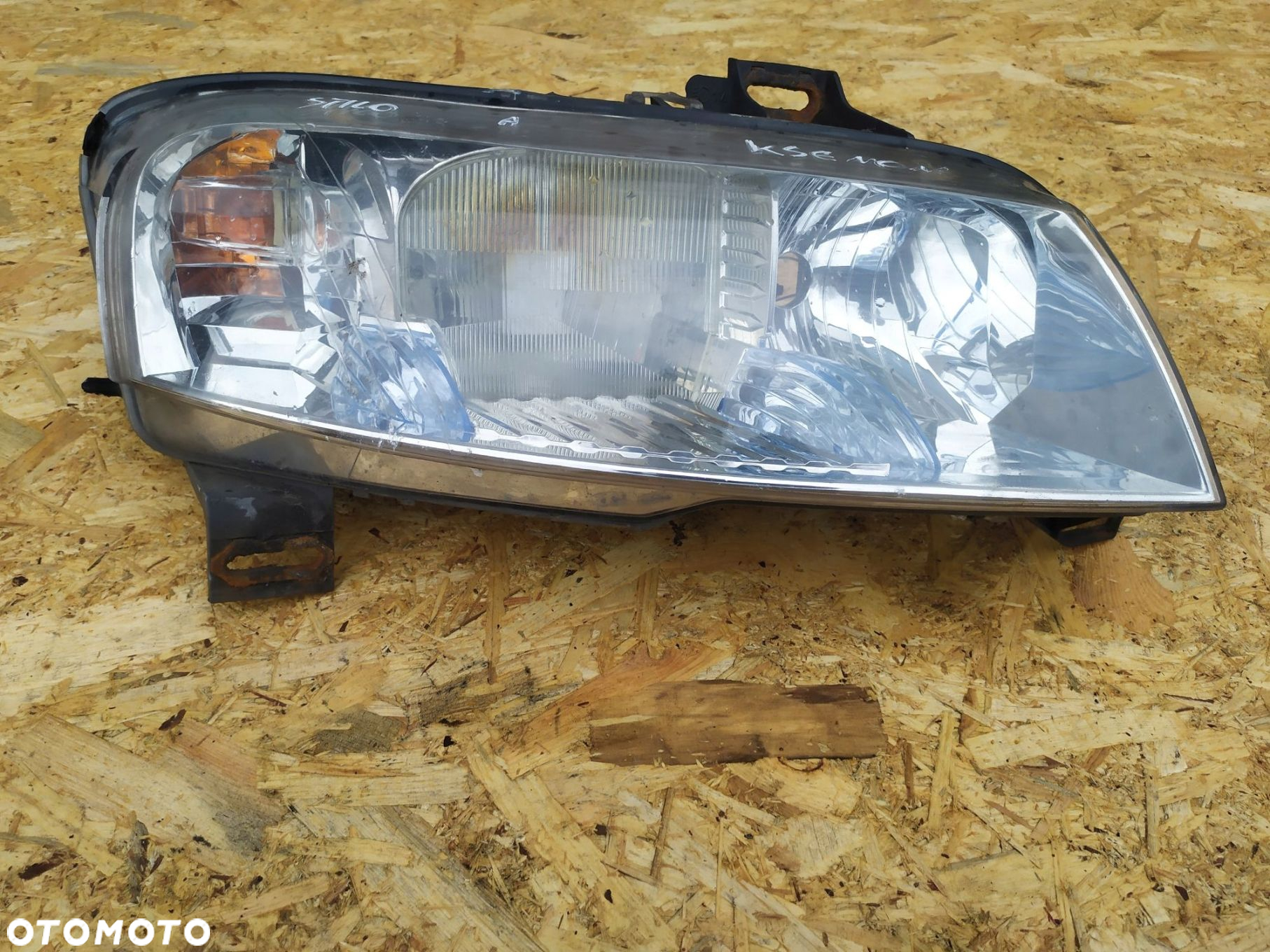 REFLEKTOR LAMPA PRAWY PRZÓD XENON FIAT STILO - 4