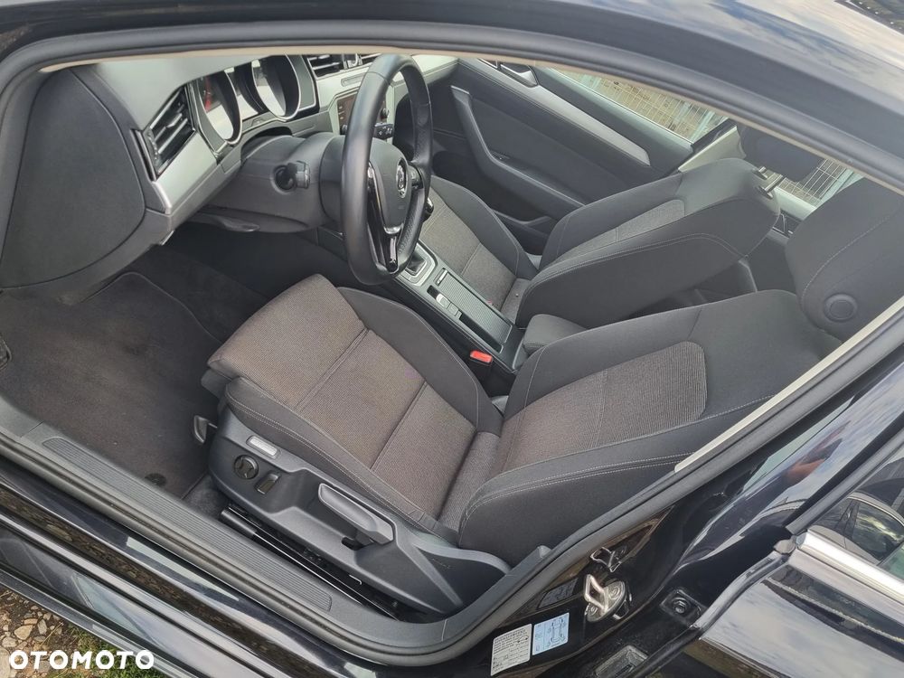 Volkswagen Passat 1.8 TSI BMT Comfortline - 32