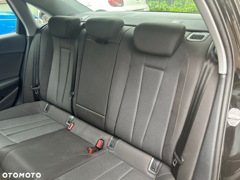 Audi A4 Limousine 35 TFSI mHEV Advanced S tronic - 17