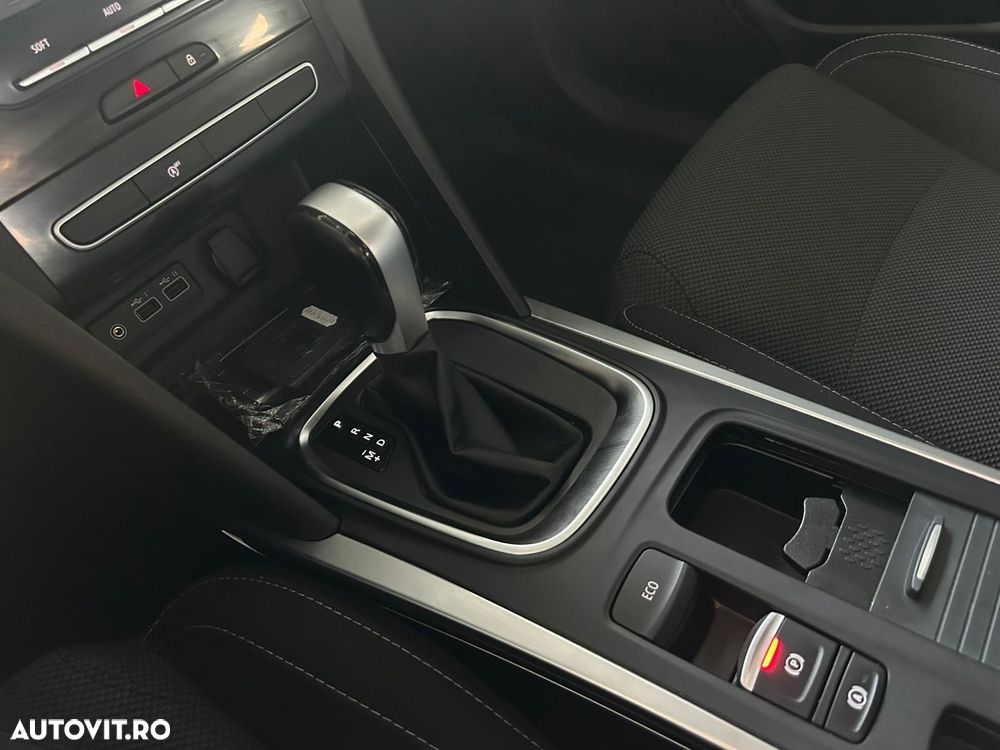 Renault Megane TCe 140 EDC GPF Zen - 18