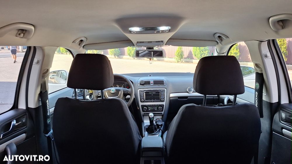 SKODA Octavia 2010 — imagine 8