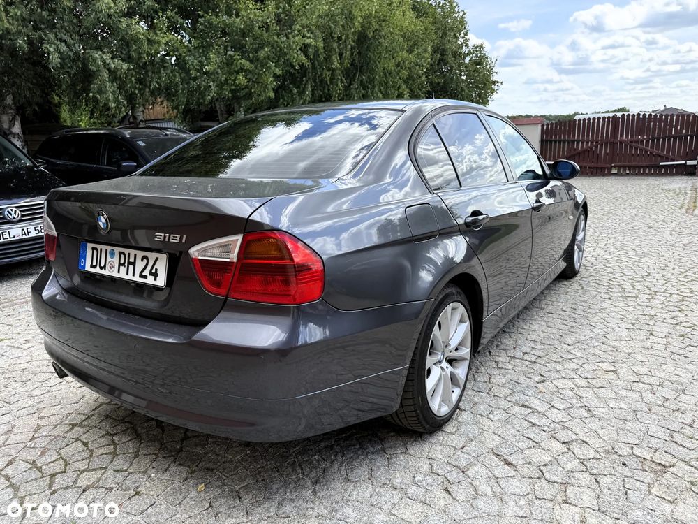BMW Seria 3 318i Edition Sport - 10