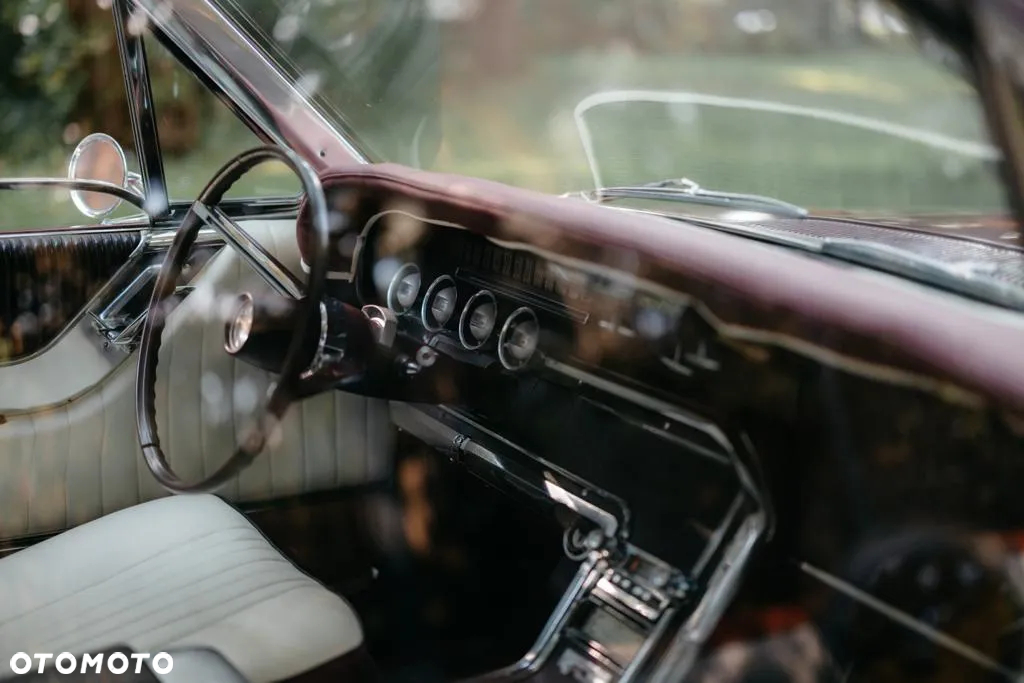 Ford Thunderbird - 9