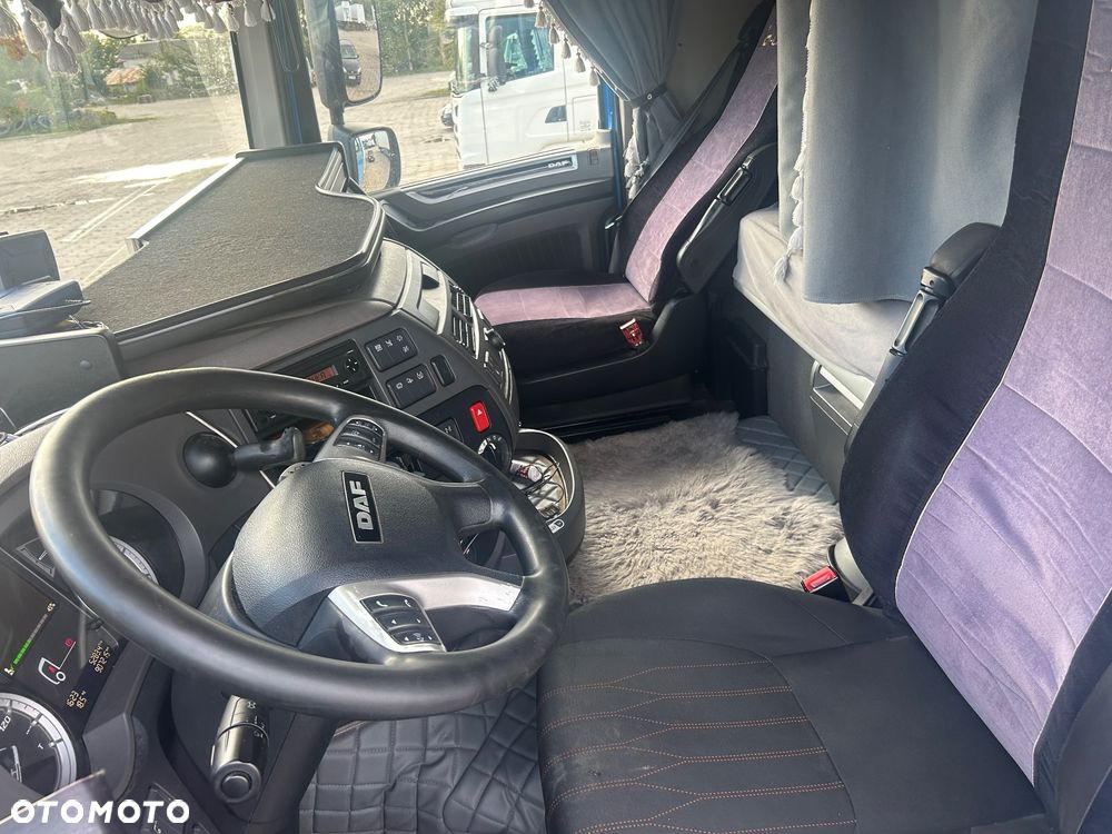 DAF XF - 10