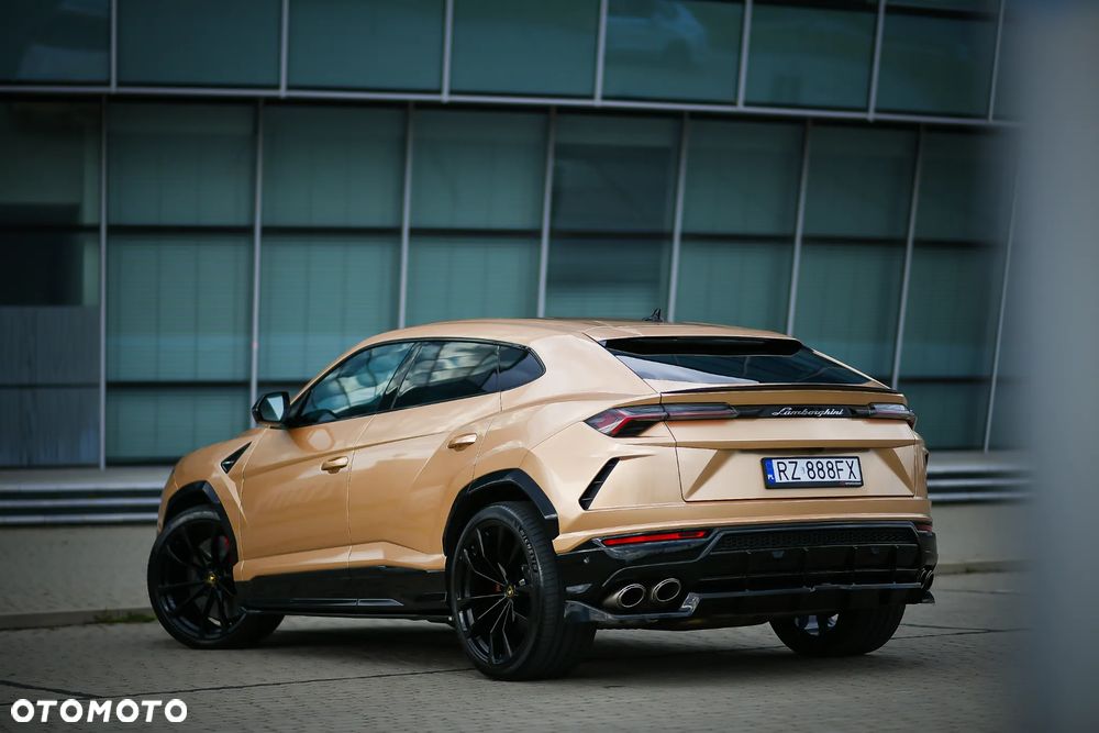 Lamborghini Urus Standard - 12