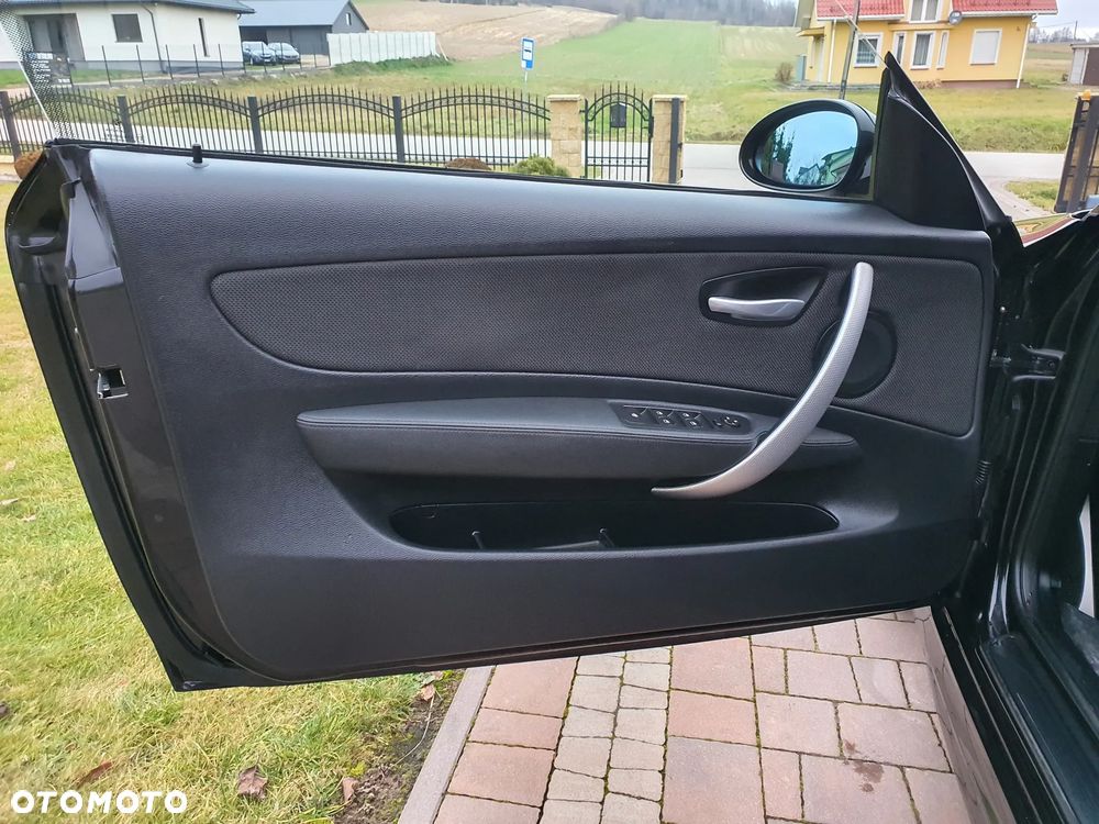 BMW Seria 1 120d Limited Edition Lifestyle mit M Sportpaket - 23