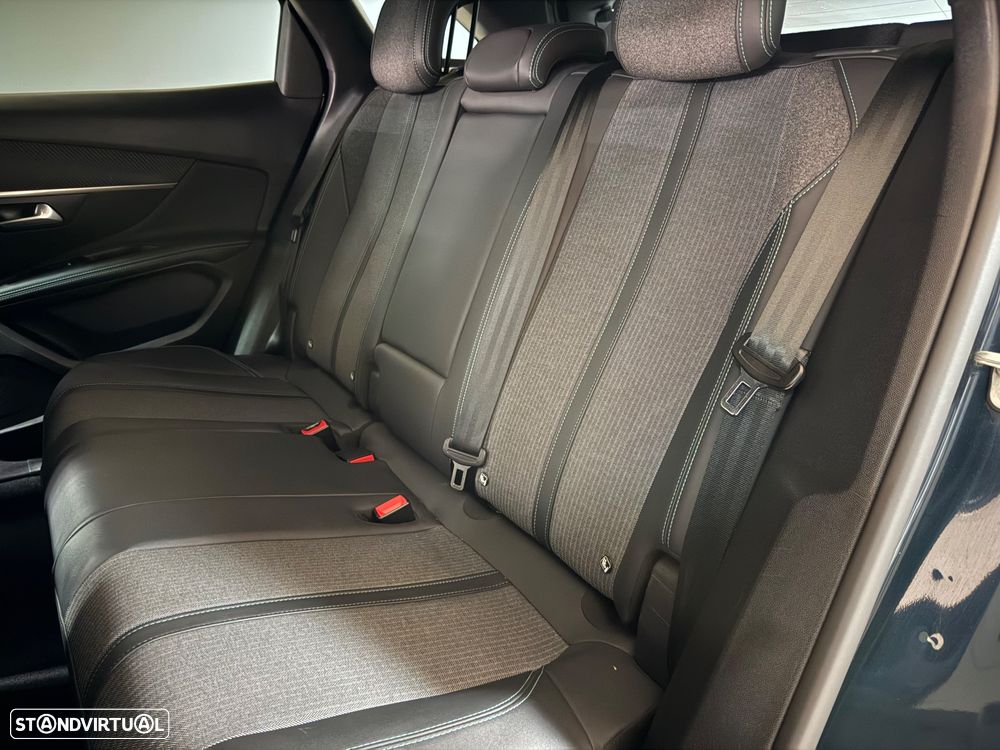 Peugeot 3008 PureTech 130 Stop & Start GPF Allure - 18