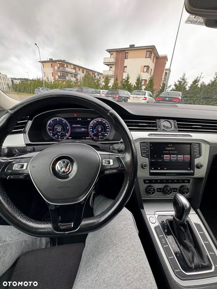 Volkswagen Passat 2.0 TDI (BlueMotion Technology) DSG Comfortline - 24