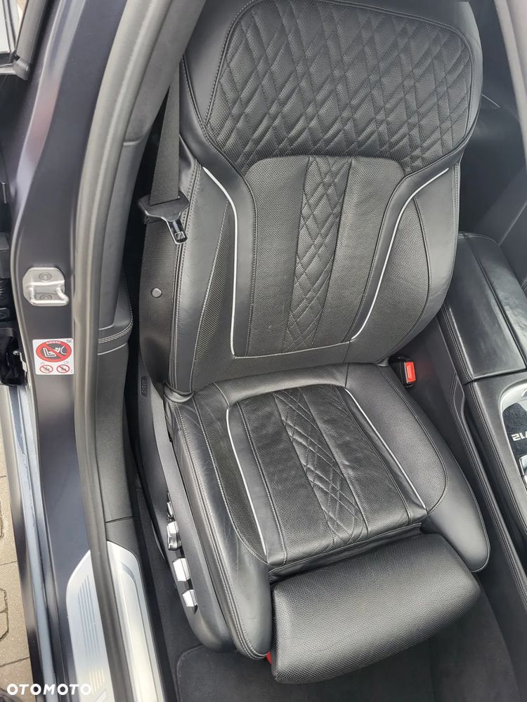 BMW Seria 7 M760Li xDrive - 19