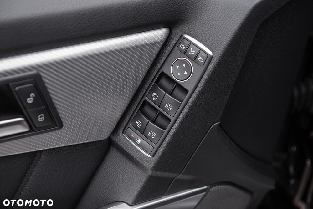 Mercedes-Benz GLK 250 CDI DPF 4Matic BlueEFFICIENCY 7G-TRONIC SPORT EDITION - 17