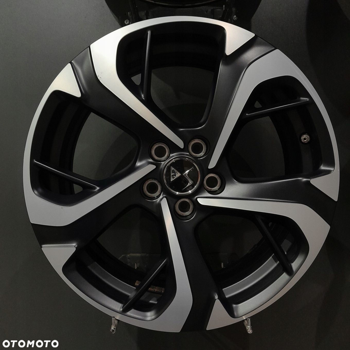 Felgi 18 5x108 Peugeot 3008 Citroen C5 F11891-39 - 4