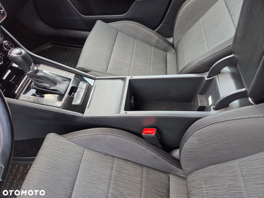 Skoda Superb 2.0 TDI Ambition DSG7 - 17