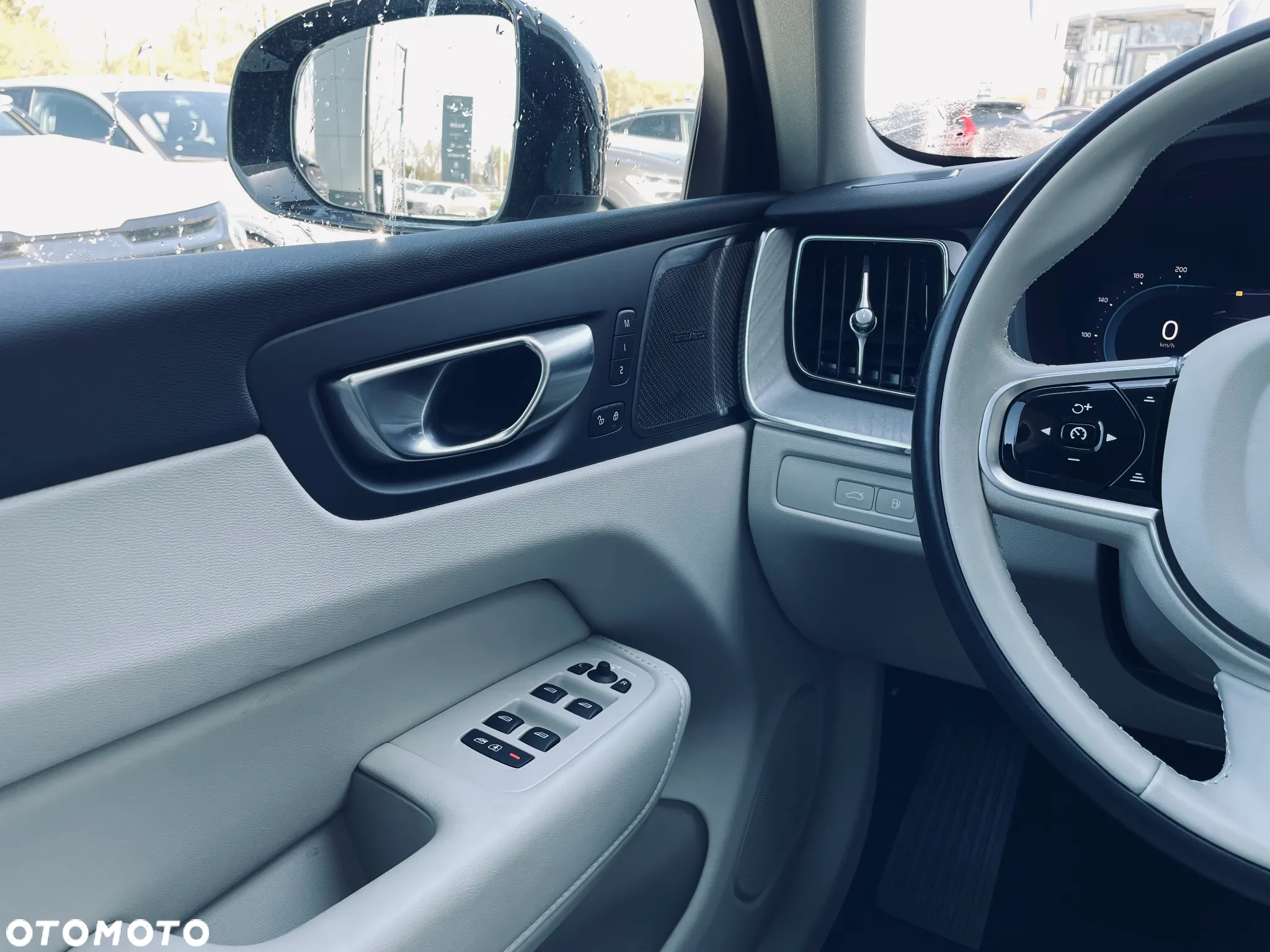 Volvo XC 60 T6 Plug-In Hybrid AWD Plus Dark - 8