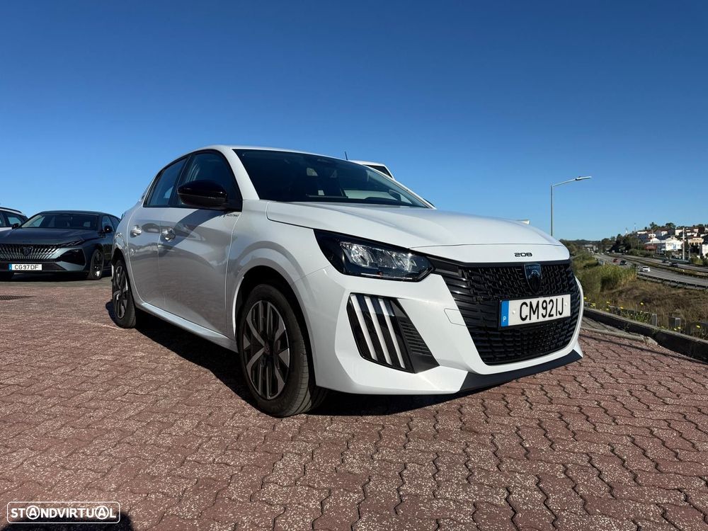 Peugeot E-208