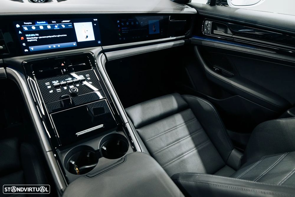 Porsche Panamera 4 E-Hybrid - 19