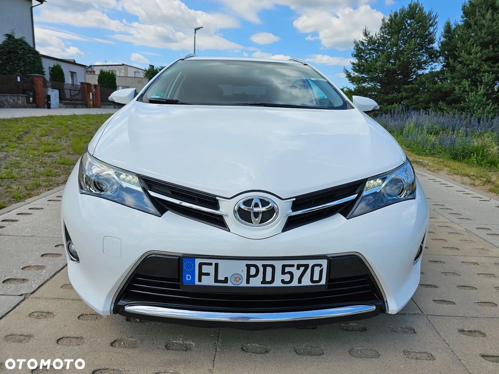 Toyota Auris 1.6 Executive - 3