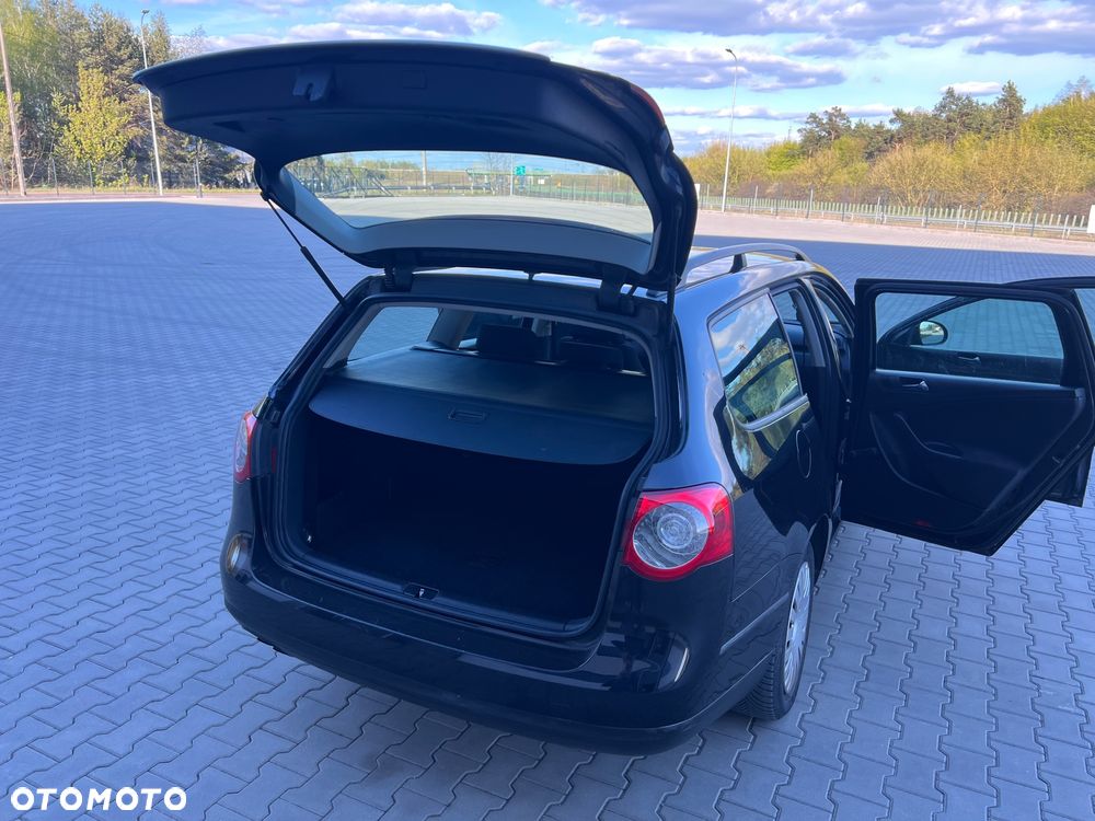 Volkswagen Passat 1.9 TDI Comfortline - 11