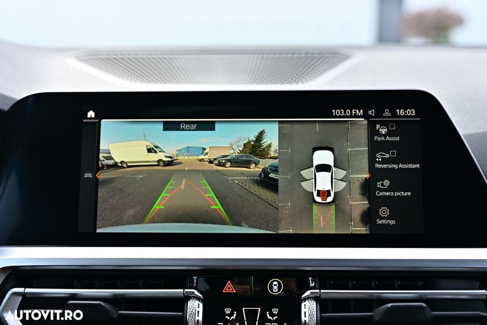 BMW Seria 3 330i xDrive Aut. Luxury Line - 35