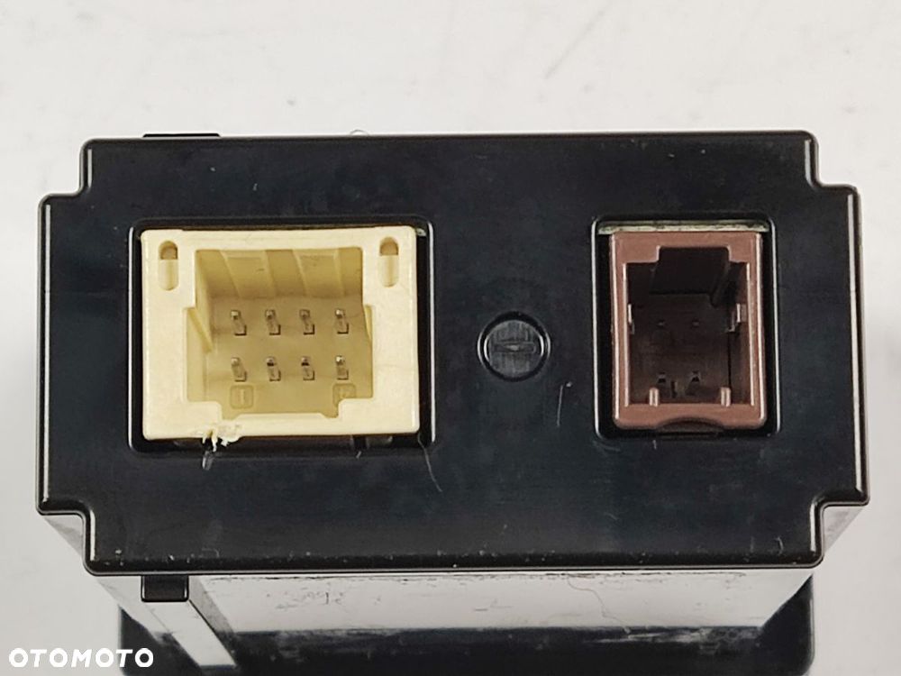 LEXUS ES gen VII 18-21r Gniazdo Panel USB - 9