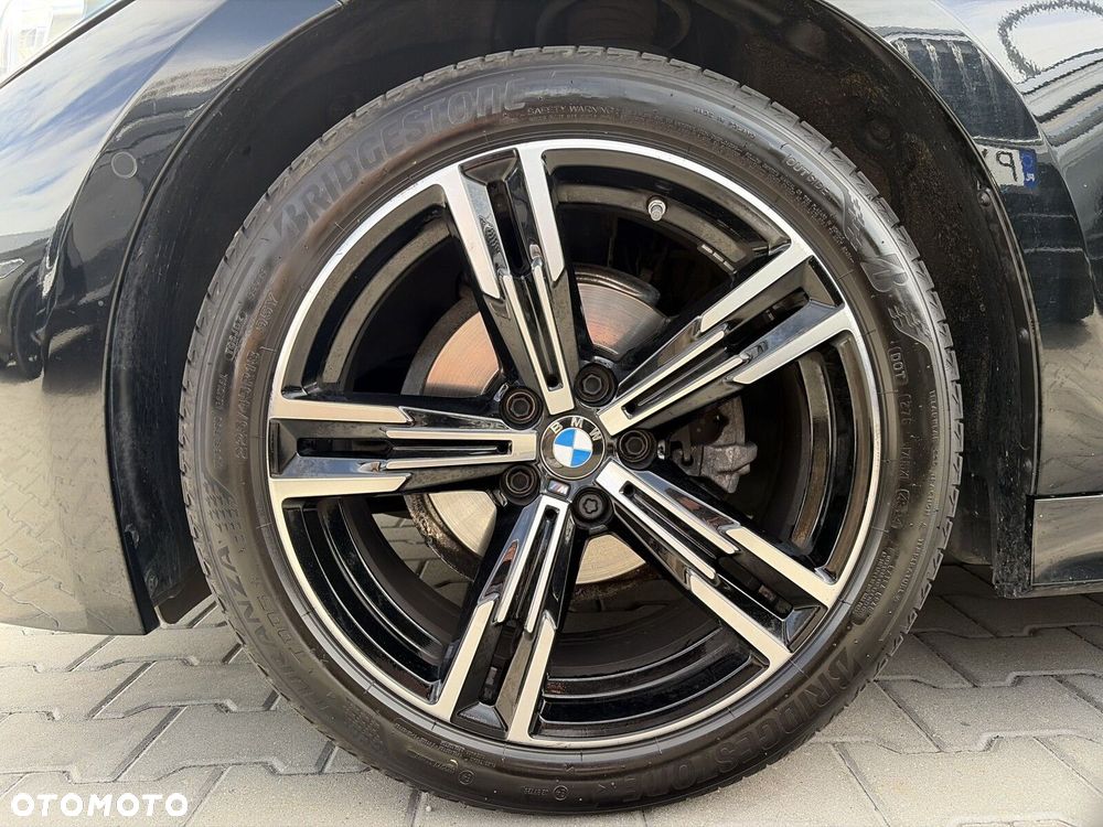 BMW Seria 3 318i M Sport - 11
