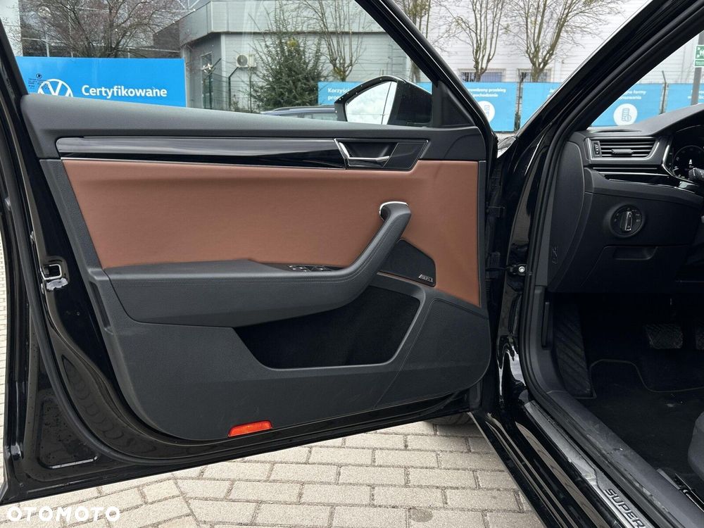 Skoda Superb 2.0 TDI SCR L&K DSG - 10