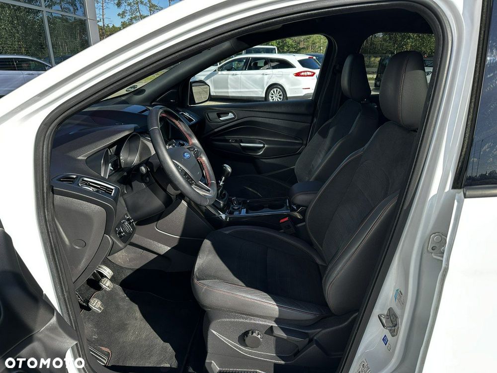 Ford Kuga 1.5 EcoBoost 2x4 ST-Line - 14