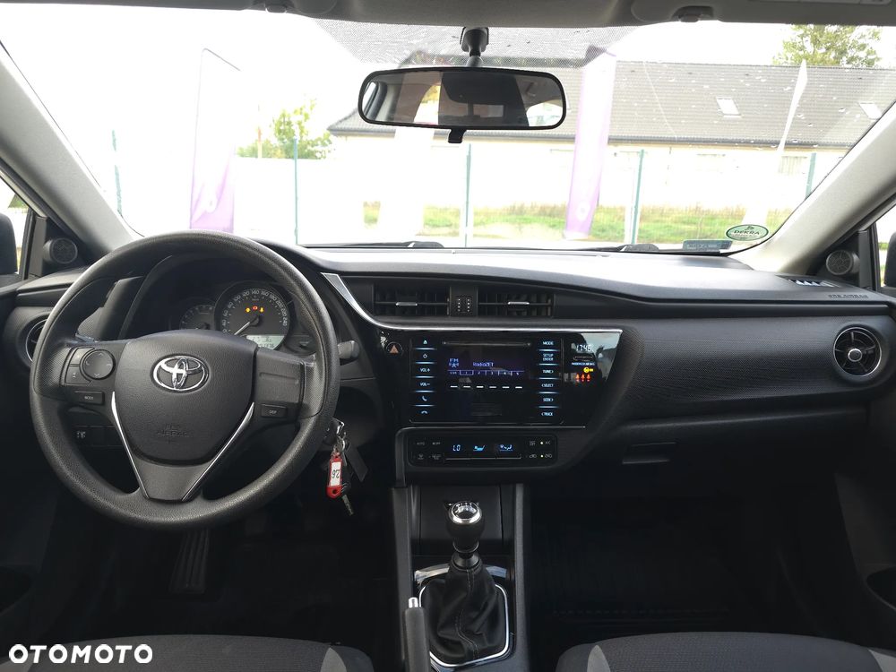 Toyota Auris 1.6 Premium - 33