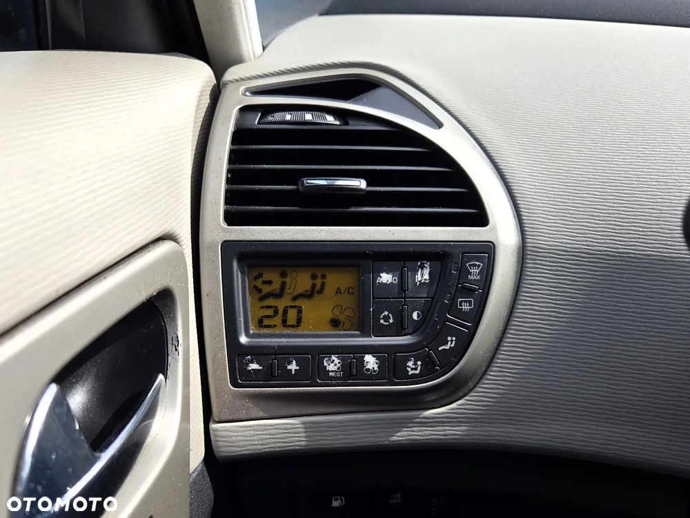 Citroën C4 Picasso - 21