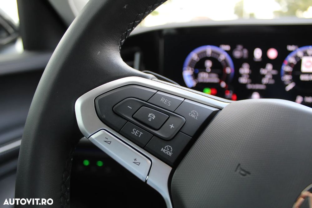 Volkswagen Passat 2.0 TDI SCR DSG Elegance - 23