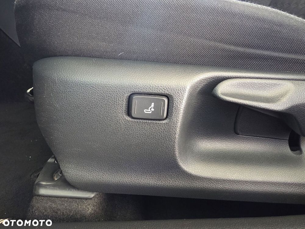 Toyota Yaris 1.5 Comfort - 24