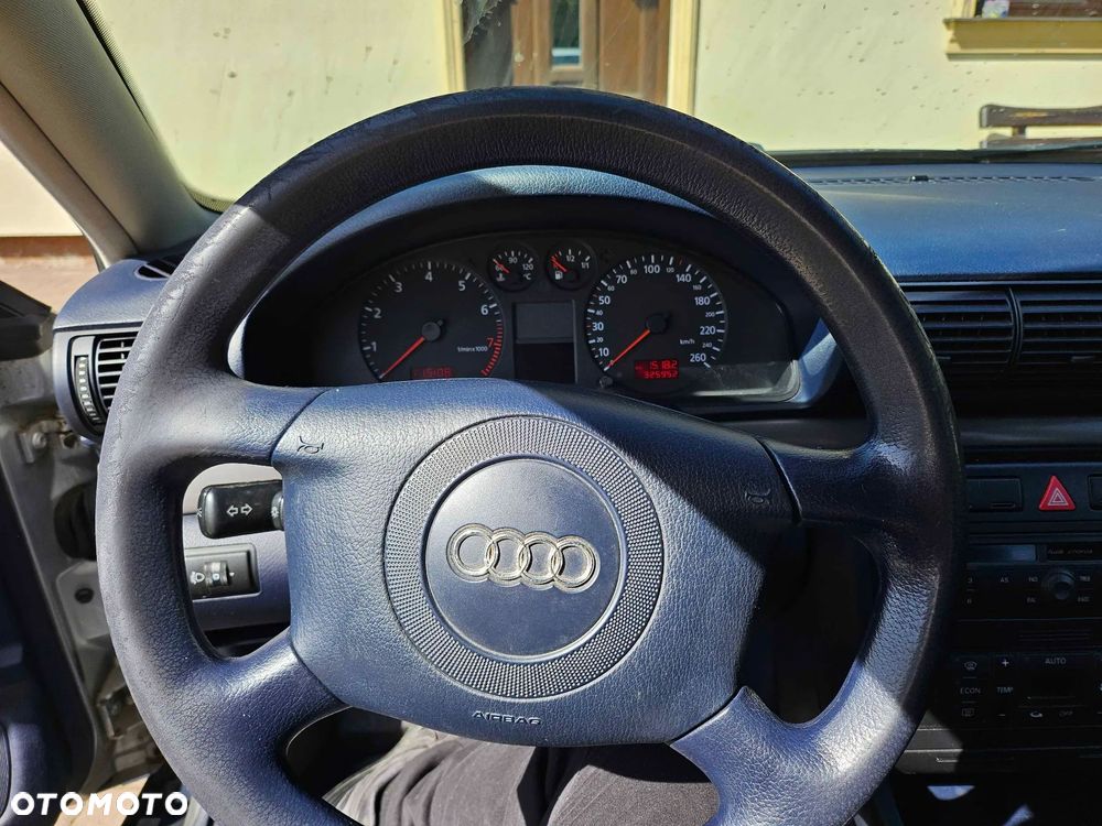 Audi A4 Limousine - 8